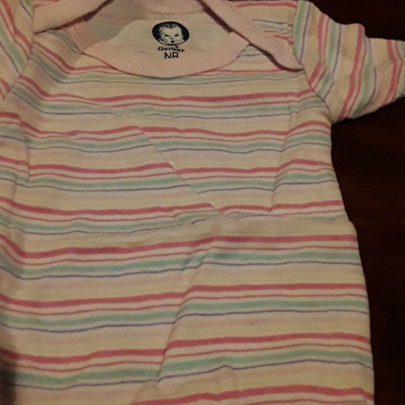 2- NEWBORN  BABY ONESIES. - Picture 3 of 6